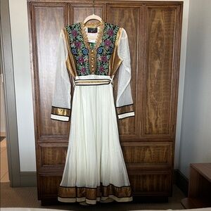 Floral Embroidered Long Sleeve Dress in White and Gold